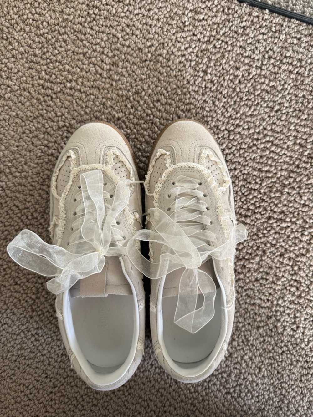 ALOHAS Cream Suede Sneakers with Organza Ribbon - Picture 4 of 6
